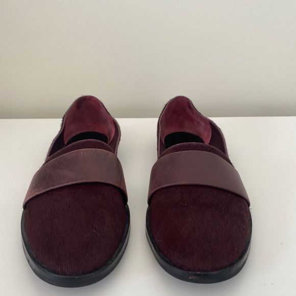 VINCE Mason (Maxon) Maroon Calf Hair Flats - Picture 4 of 16